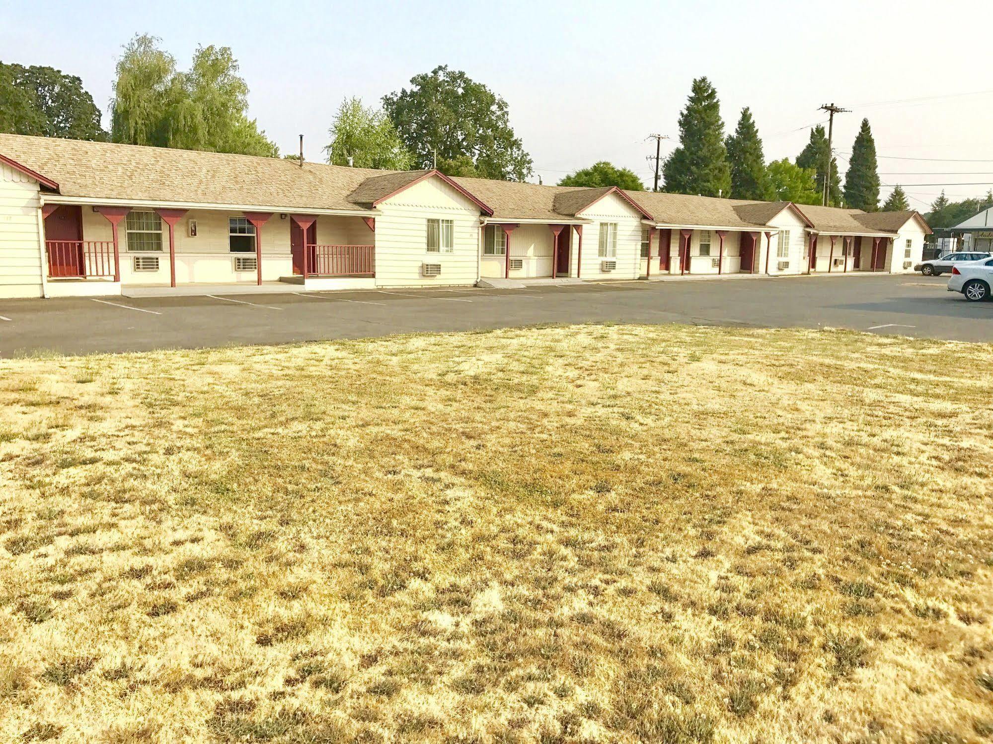 Travelers Inn Motel Salem Exterior photo