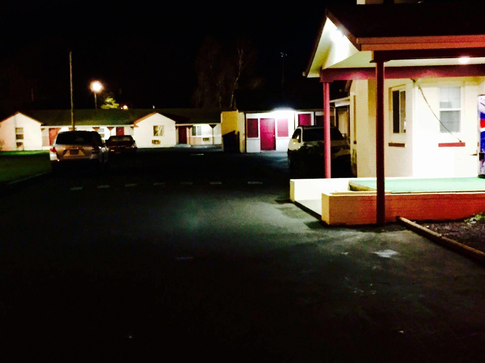 Travelers Inn Motel Salem Exterior photo